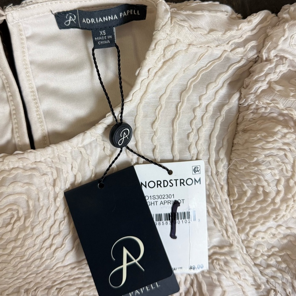 Adrianna Papell Cream Textured Short Sleeve Crop Top - Picture 3 of 5